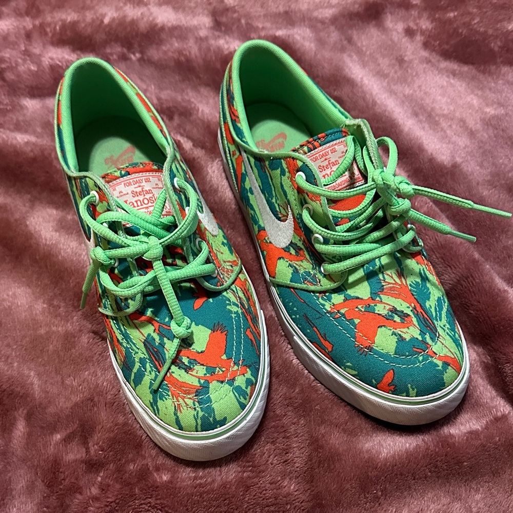 Nike Kids Stefan Janoaki skateboarding shoes colorful